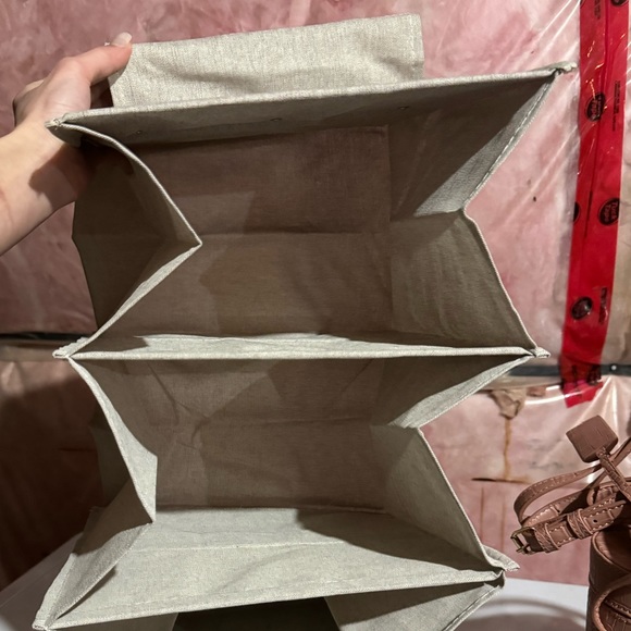 Hanging Storage - Picture 3 of 4